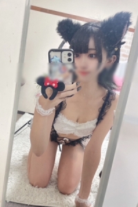 餲