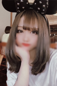 ꤫